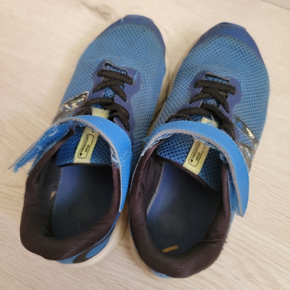 New Balance Fresh Foam Kids Shoes 2.5 US Wide